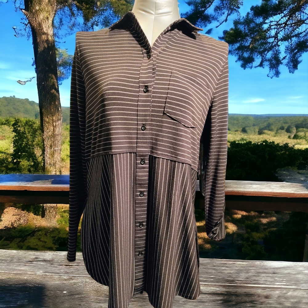 APT. 9 | Soft Long Sleeve Black & White Pinstriped Blouse | GUC ✨ size XS